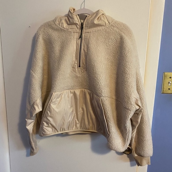 Cropped Sherpa Pullover w Kangaroo Pocket and Hood - Picture 2 of 5